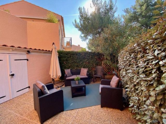 Chez Ulysse Apartment Ла Лонд-ле-Мор Екстериор снимка