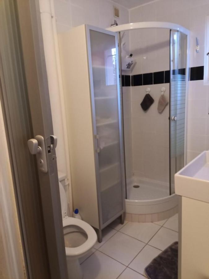 Chez Ulysse Apartment Ла Лонд-ле-Мор Екстериор снимка